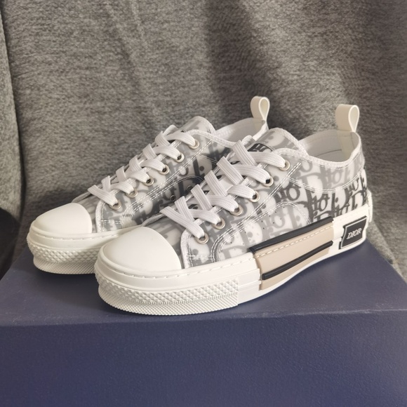 Dior Women's White and Gray Sneakers - Picture 1 of 4